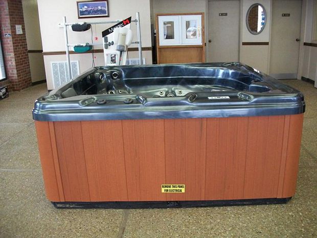 hot tub 1b