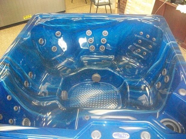 hot tub 2b
