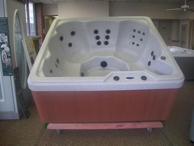 hot tub 3a